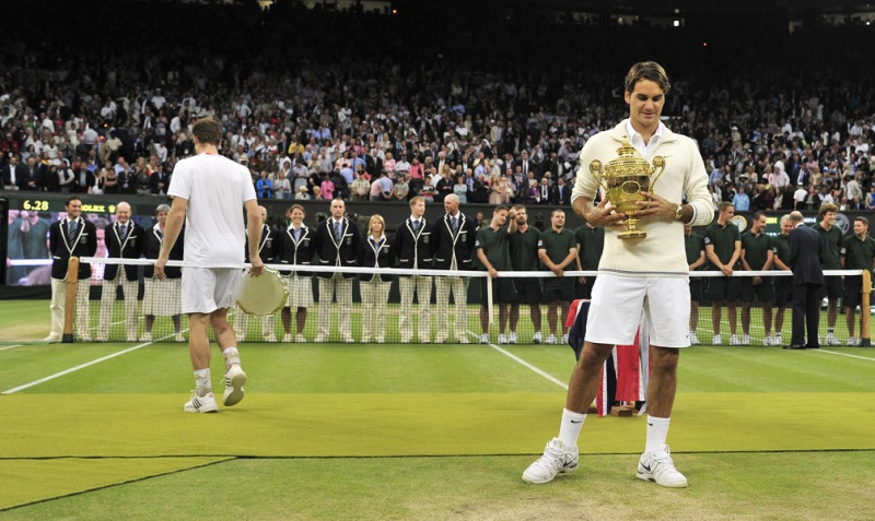 瑞士網球名將費德瑞（Roger Federer）今（9）日凌晨在溫布頓網球公開賽男子單打決賽中，擊敗英國選手莫瑞。圖片來源：達志影像/路透社。   