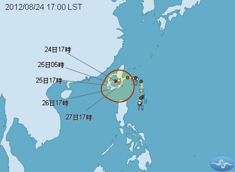 據中央氣象局24日表示，天秤已經減弱為輕度颱風，但今天晚上南部、東南部仍持續降雨，受布拉萬颱風的牽引機會很高。圖片來源：中央氣象局   