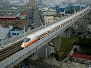 今（12）日上午8時由左營開往台北的616次高鐵列車，有乘客在車上發現不明物體，高鐵表示，目前警方仍在調查中。圖：中央社資料照片   