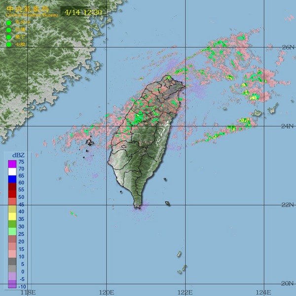 中央氣象局今（14）日表示，今日受到華南雲系影響，各地都有陣雨的情形發生，不過，明（15）日起各地水氣將逐漸減少，除北部、東北部仍有短暫陣雨外，其他地區為多雲到晴的好天氣。圖：翻攝自中央氣象局網站   