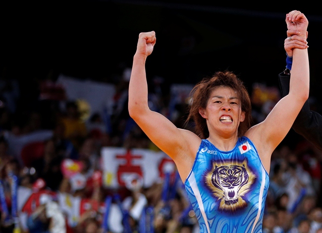 日本摔角選手吉田沙保里在今年8月9日倫敦奧運女子55公斤級決賽，擊敗加拿大選手Lynn Verbeek後興奮的表情。圖片來源：達志影像/路透社   