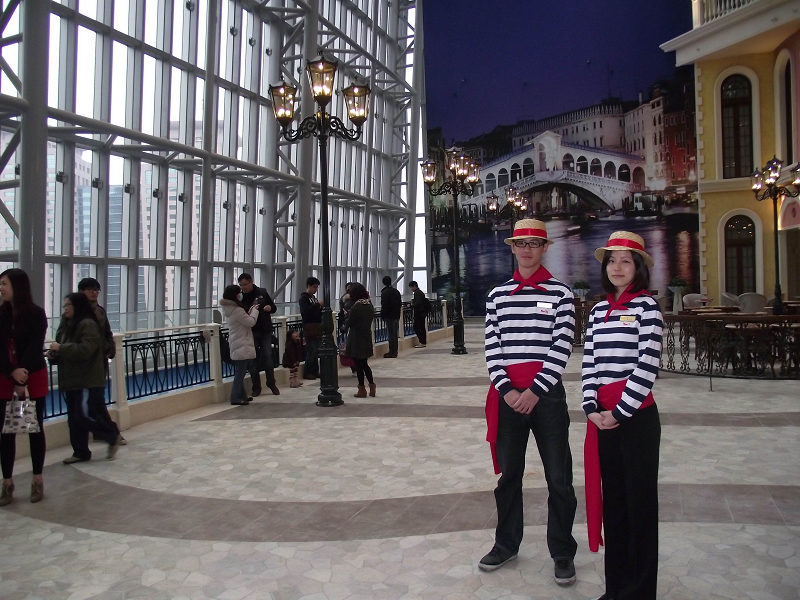 圖說，板橋大遠百在九樓打造威尼斯風味的街景與水道的用餐環境。(記者陳冠廷攝）&nbsp;&nbsp;&nbsp;