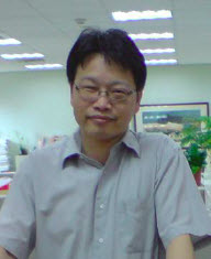 國教院教科書發展中心主任楊國揚表示，適用新課綱的教科書一定來得及編印。圖：翻攝自國教院網站   