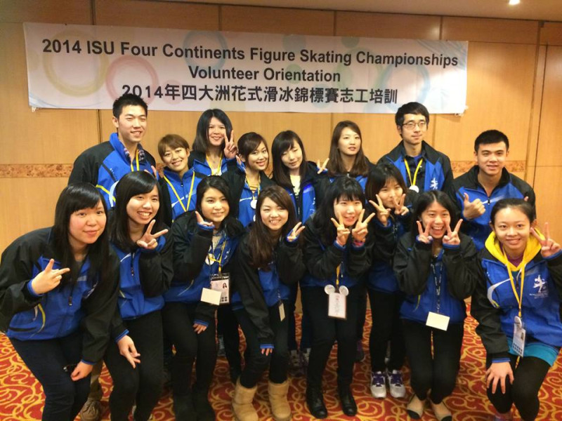 4大洲滑冰賽志工服務提供了台、日、韓3地志工跨文化合作與經驗交流平台。圖：中華民國滑冰協會提供。   