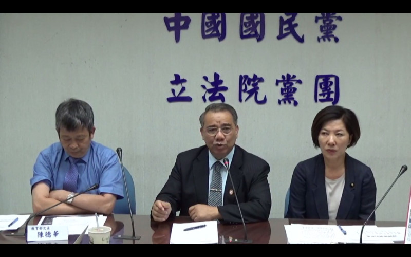 國民黨立委陳淑慧12日召開記者會，對於課綱微調爭議，她認為只是「恢復台灣社會文化、歷史價值的原貌」。圖：翻攝網站   