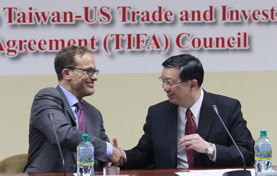 參與今（10）日TIFA會議的經濟部次長卓士昭表示，今天會議中美方雖有提及，未來也會繼續提出，但台灣則向美方重申「牛豬分離」等立場。圖：中央社   