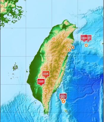 圖為台灣最近地震發生分布圖，數字為地震編號，此次宜蘭外海地震及餘震分別為編號87和88號。圖片來源:中央氣象局。   