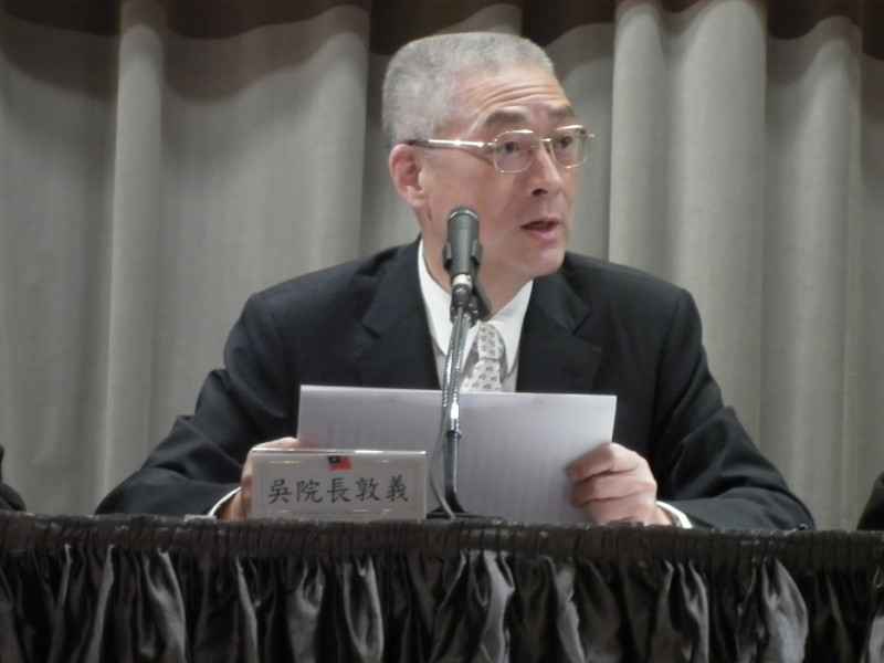 行政院長吳敦義12日在院會後記者會表示，當前抗旱最重要的就是在6月底之前全國地區不要進入第3階段限水。圖片：謝莉慧攝   