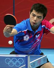 台灣桌球好手莊智淵今天在倫敦奧運男子桌球準決賽以1比4敗北，無法進入冠軍賽。圖片來源:中央社   