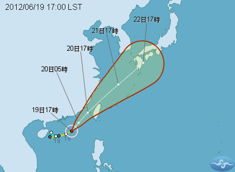 中央氣象局今天下午指出，金門、澎湖最快將在晚間8點發布陸上颱風警報，11點半則預計針對台灣本島發布陸上警報。圖片來源：翻攝自中央氣象局網站。   