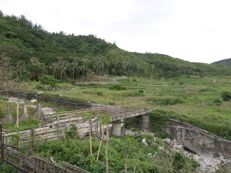 政府推行的野溪整治工程，遍布蘭嶼島各處。圖3之1：何怡君/攝   
