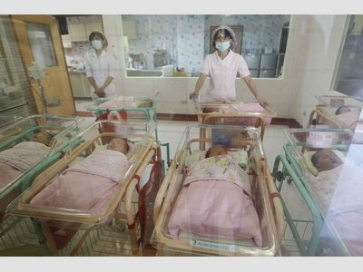 衛福部健保署今(9)日公布去年新生兒最常見的命名，「宥翔」及「語彤」分別奪下男、女的冠軍。圖：中央社資料照片。   
