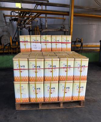 頂新進口越南飼料油混充食用油，屏縣衛生局今(17)日宣布，將對頂新開罰5千萬元。圖：中央社資料照片。   