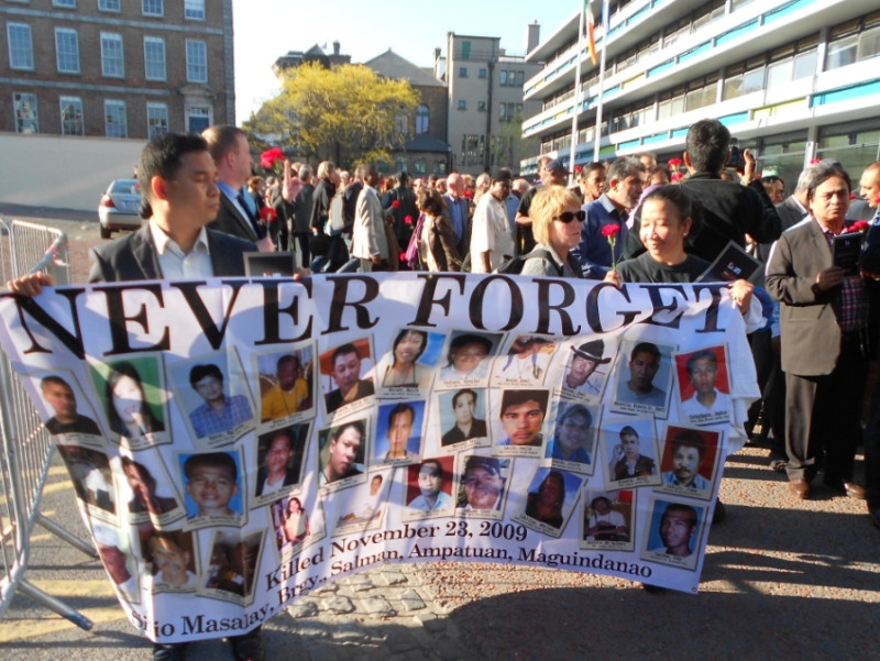 菲律賓全國記者工會參加在都柏林舉行的「為自由而走」活動，呼籲不要忘了2009年11月在棉蘭島被屠殺的記者。圖:安德毅攝   