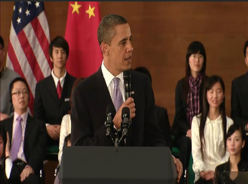 美國總統歐巴馬中午在上海科技館與中國學生會談，不過對於歐巴馬的談話，中國與美國的網民反應不一。   