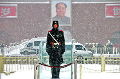 跨年連假期間的北京，在皚皚白雪中度過，3日晚間起，出境航班全部取消。來源：中央社   