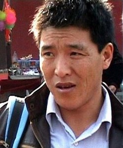 因拍攝西藏圖博人談對達賴喇嘛看法的紀錄片「無畏」導演頓珠旺青，在去年的12月28日遭到中國判刑6年。   