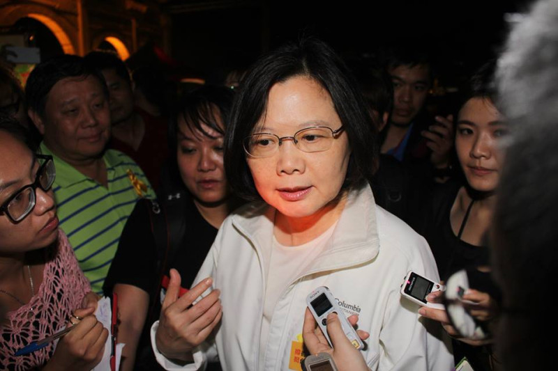 民進黨主席蔡英文在晚間8點10分左右也現身自由廣場，聲援香港。圖3之3：林雨佑/攝   