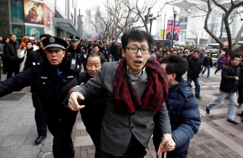 響應中國茉莉花革命，20日集結在北京的群眾，遭警方強行驅離。圖片來源：達志影像/路透社。   