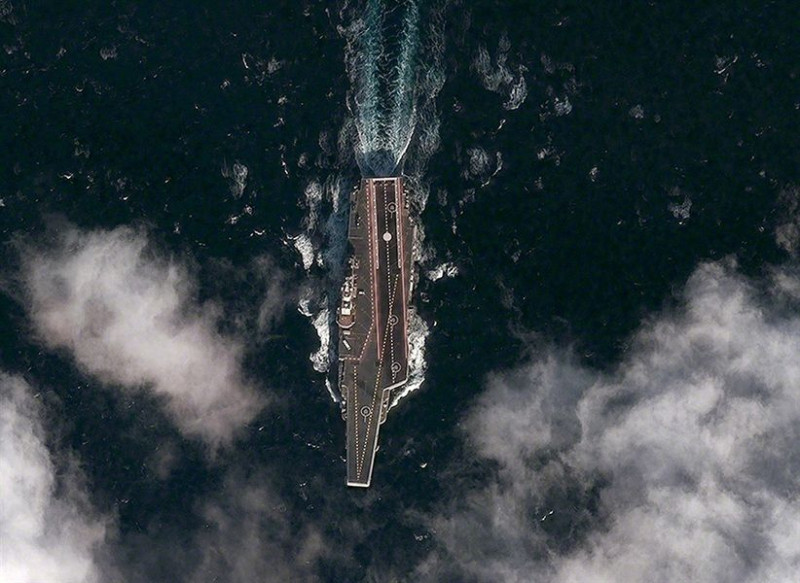 中國第一艘航空母艦「遼寧號」出海。圖片來源：達志影像/路透社資料照片。   