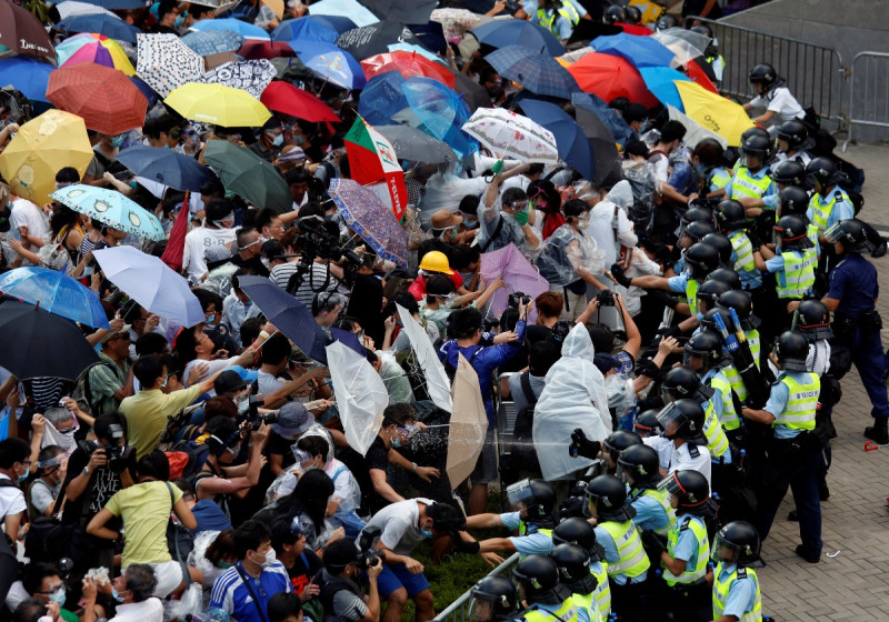 佔中行動也影響香港人的身分認同，香港中文大學發表的最新民調顯示，只有8.9%的香港受訪者認為自己是中國人，創下歷年新低。圖片來源：達志影像/路透社資料照片   