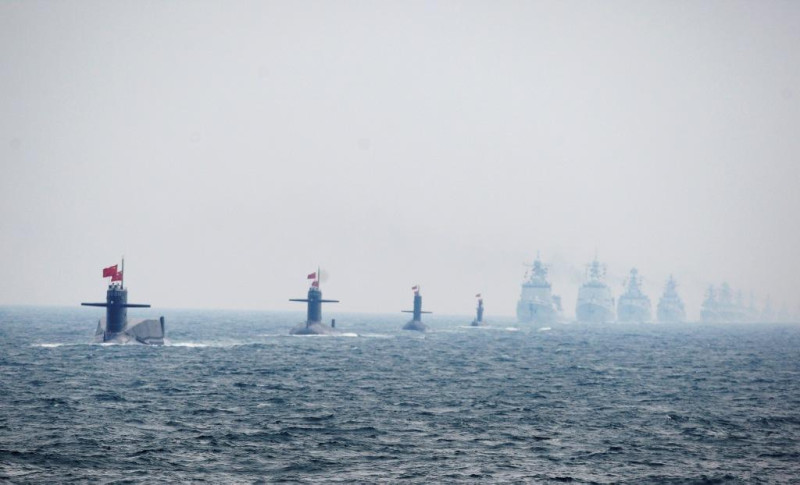圖為中國海軍慶祝中共建政60周年，核子潛艦出海巡洋的畫面。圖片來源：達志影像/美聯社   