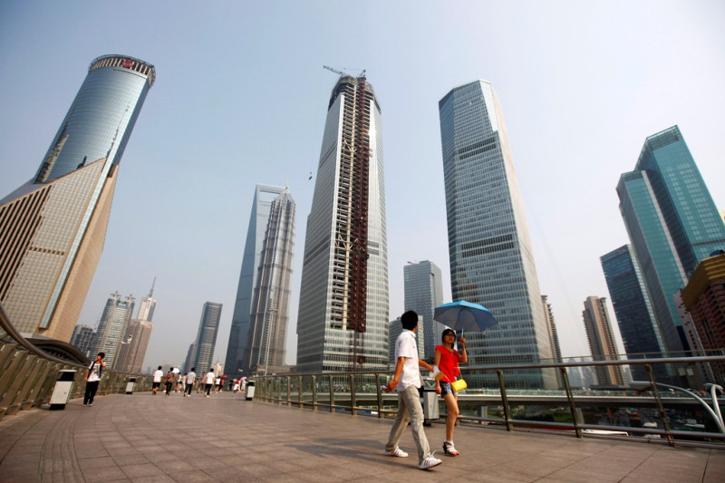 根據中國媒體報導，中國房地產市場投資增速已連續12個月下跌，2015年房地產的「高庫存」將成為房產業的最大挑戰。圖為上海市容。圖片來源：達志影像/路透社資料照片   