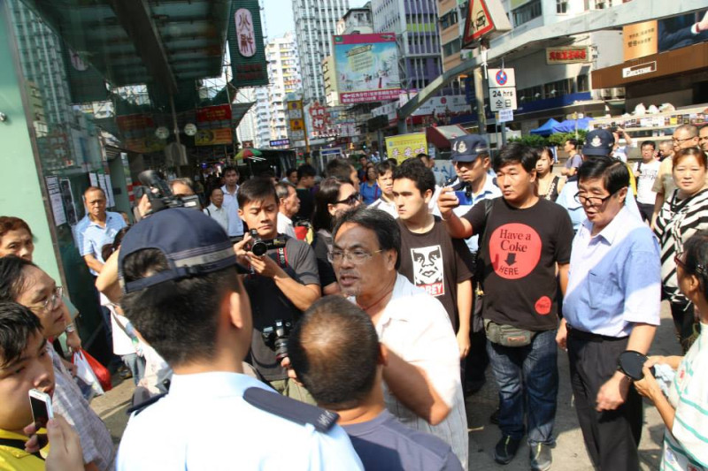 反佔中與佔中人士8日在旺角發生小衝突。圖：林雨佑/攝   