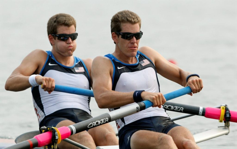 美國溫克萊沃斯(Cameron Winklevoss)雙胞胎兄弟去年參加北京奧運獲得第6名，和他們控告facebook的鍥而不捨的毅力，同樣令人注目。圖片來源:達志影像/路透社   