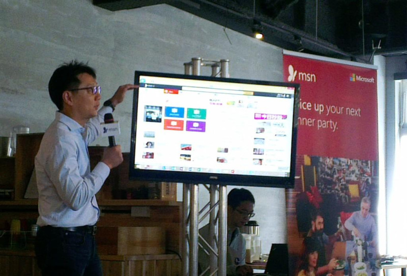台灣微軟總監陳宏騏解說新版MSN的客製化和實用性操作。圖：張永安/攝   