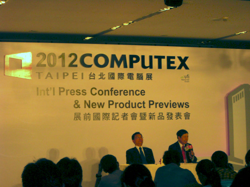 2012台北國際電腦展即將於5日登場，微軟Windows 8的系列產品仍受注目，此外Ultrabook也被列為本屆的重點之一。圖片：翁嫆琄/攝。   