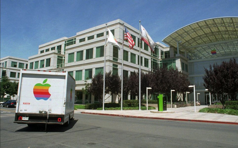 美國蘋果公司(Apple Inc.)市值在週三(29日)交易日堂堂邁過$5,000億元。圖為蘋果位在加州的總部。圖片來源：達志影像/美聯社。   