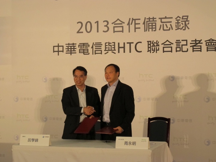 HTC執行長周永明表示與中華電信的合作並不是要多賣手機，主要是把服務做得更好。圖：胡華勝／攝   