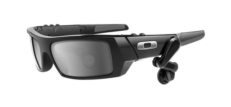 美國媒體報導，Google將發售的智慧型眼鏡造型可能類似Oakley發售的這款眼鏡。圖片來源：翻攝自Oakley官網。   