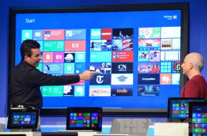 微軟在WPC 2012中宣布Win 8最終版將在8月完成，最快10月即可上市。同時，微軟也宣布收購大型觸控螢幕廠商Perceptive Pixel，預計未來可推出企業用的大型平板電腦。圖片來源：翻攝自THE VERGE網站。   
