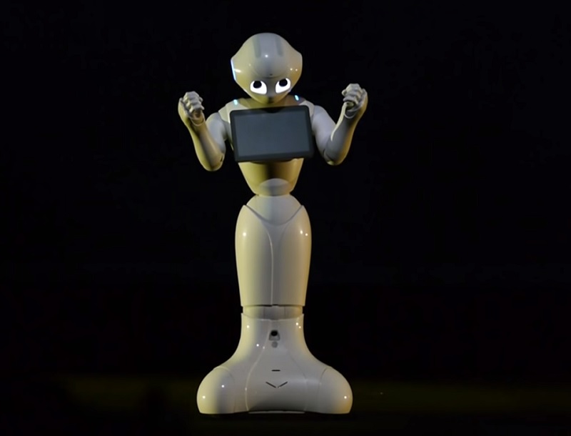 鴻海煙臺工廠量產人形機器人Pepper僅半年，產能就翻了一倍。圖：翻攝網路   