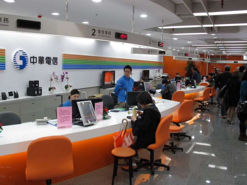 中華電信通路改造服務中心將以寬敞、明亮樣貌展現。圖：胡華勝/攝   