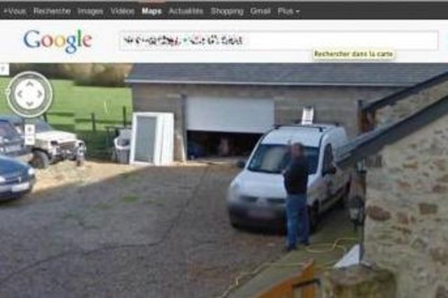 法國一名男子在家門口小便，被Google街景攝影車拍攝並上傳至網路，引起該男子不滿。圖片來源：翻攝自Google官網。   