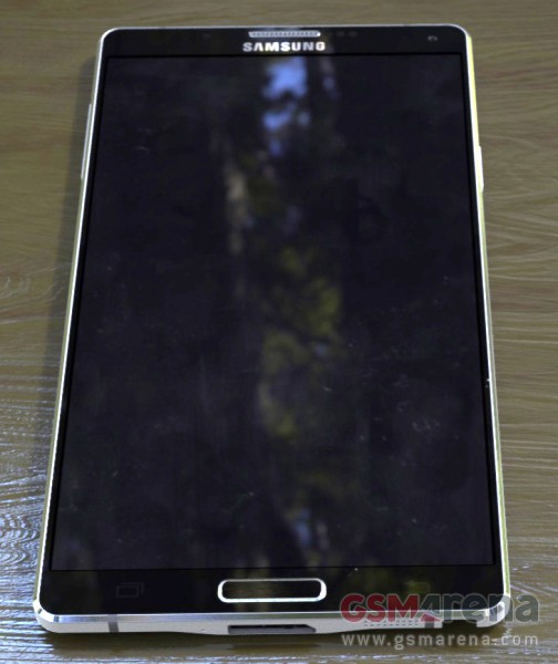 即將在9月3日正式發表的三星Galaxy Note 4，「廬山真面目」近期也在外媒上曝光。圖：翻攝自GSMARENA網站   