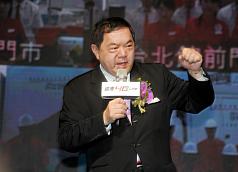 遠傳電信董事長徐旭東（圖） 3日在遠東飯店召開記者會，正式宣布4G開台，在致詞時也對中華電信「嗆聲」，強調遠傳一開台「7都都準備好了」。圖：中央社。   