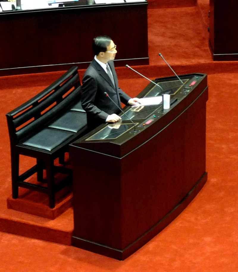 藍委李慶華提出停建核四的主張，行政院長江宜樺今(22)日表示，他不贊同可由行政院提停建報告、立法院通過。圖：翁嫆琄/攝。   