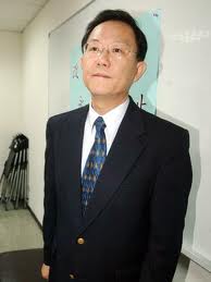 經濟部長施顏祥在立院說，國光石化優先考慮設台灣，但立委丁守中要跟他打賭「不會」蓋在國內。資料照片：中央社   