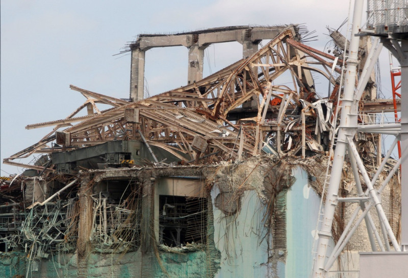 東電所屬的福島第一核電廠3號機損毀的屋頂，於2012年2月20日拍攝的狀況。圖片來源：達志影像/路透社。   