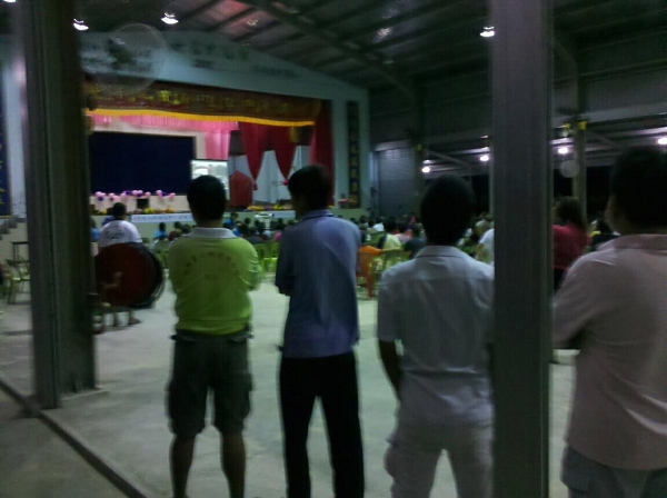 6名台灣成員之一的陳秉亨在臉書說，他們此行受到馬國官方關注，一連幾天的大小活動場合，都可以發現現場有馬國便衣警察到場監控並錄影，令台灣環團一行人感受到一些壓力。圖片來源:翻攝自臉書&nbsp;&nbsp;&nbsp;